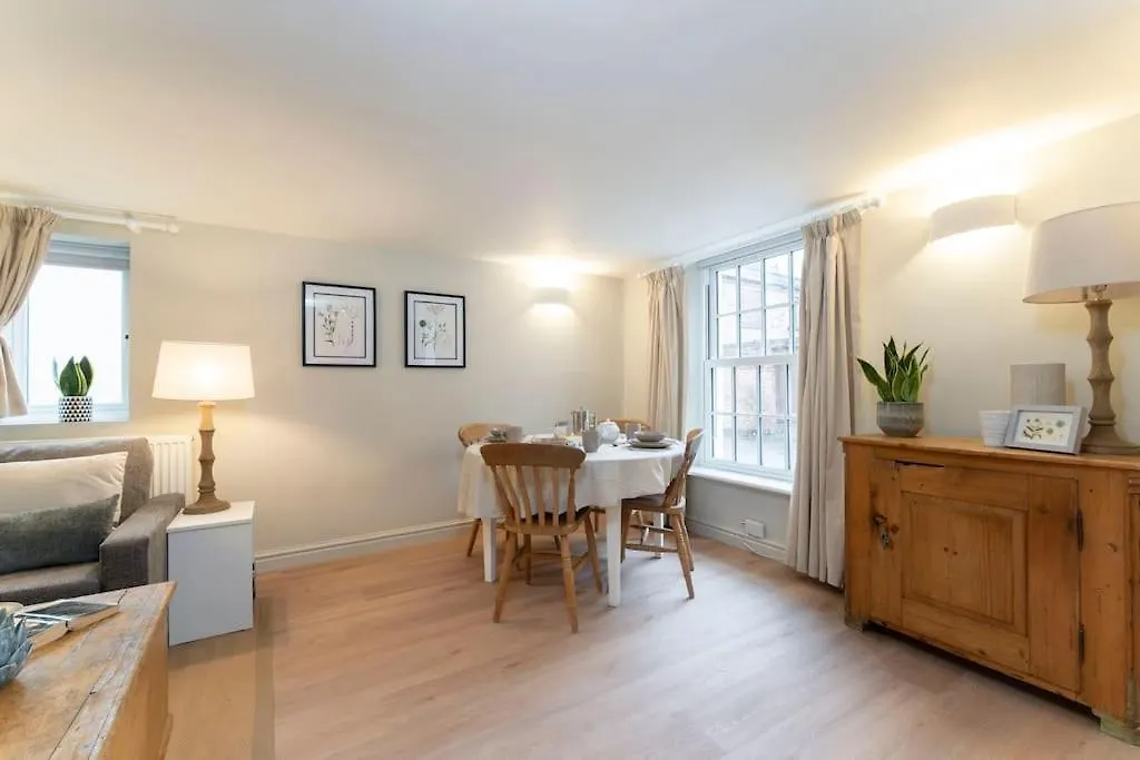 Cosy & Peaceful Self Contained Home In Montpellier Cheltenham Holiday home