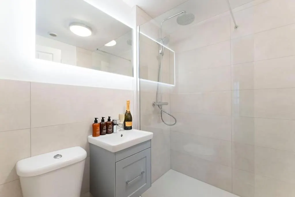 Cosy & Peaceful Self Contained Home In Montpellier Cheltenham United Kingdom
