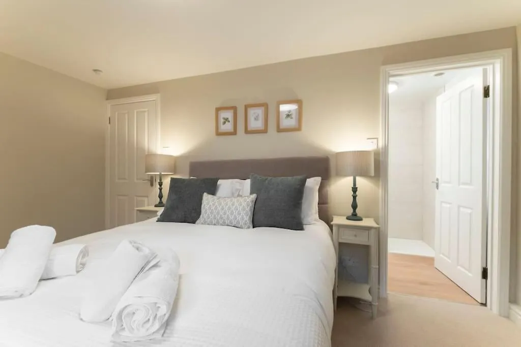 Holiday home Cosy & Peaceful Self Contained Home In Montpellier Cheltenham