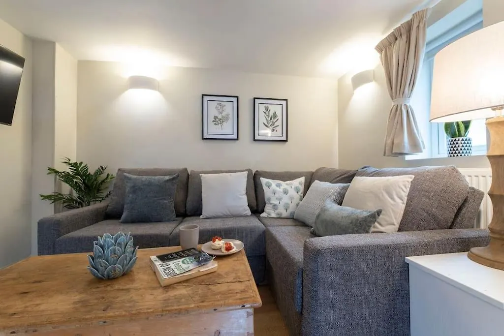 Holiday home Cosy & Peaceful Self Contained Home In Montpellier Cheltenham