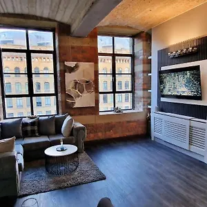 Modern 1 Bed With Secure Gated Parking Apartment Bradford (West Yorkshire)